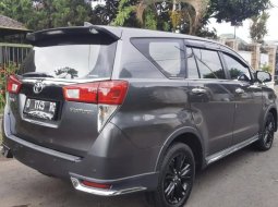 Jual Mobil Bekas promo Harga Terjangkau Toyota Kijang Innova V 2019 2