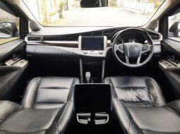Jual Mobil Bekas promo Harga Terjangkau Toyota Kijang Innova V 2019 7