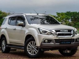 Jual Isuzu MU-X Premiere 2018 harga murah di Banten 11