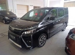 Jual cepat Toyota Voxy 2018 di Banten 3