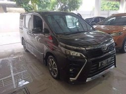 Jual cepat Toyota Voxy 2018 di Banten 1