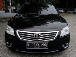 Jual mobil Toyota Camry 2012