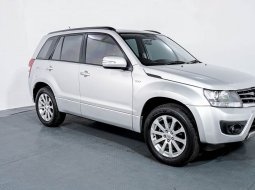 Suzuki Grand Vitara 2.4 MT 2014 Silver 2