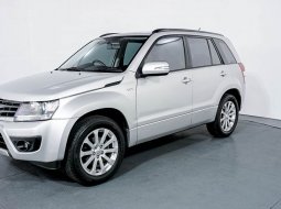 Suzuki Grand Vitara 2.4 MT 2014 Silver 3