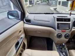 Dijual mobil bekas Daihatsu Xenia R DLX, Jawa Barat  6