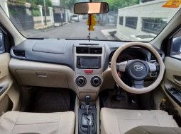 Dijual mobil bekas Daihatsu Xenia R DLX, Jawa Barat  8