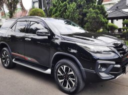 Jual Mobil Bekas Promo Toyota Fortuner New 4x2 2.7 GR Sport A/T 2019 MPV 2