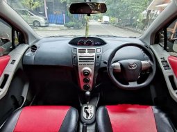 Mobil Toyota Yaris 2012 E terbaik di Jawa Timur 5