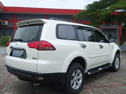 Mitsubishi Pajero Sport Dakar vgt 4x2 AT 2014 Putih teristimewa 5