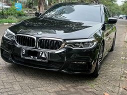 BMW 530i CKD AT 2020 Hitam 10