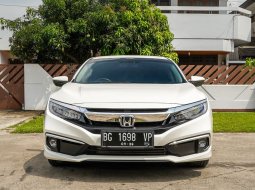 Honda Civic ES Prestige 2020 1