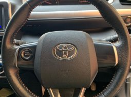 Toyota Sienta V MT 2017 5