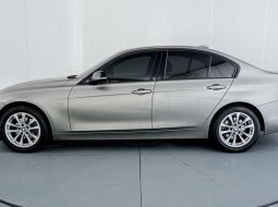 BMW 320i Sport AT 2018 Silver 4