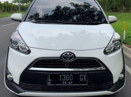 Toyota Sienta V AT 2018