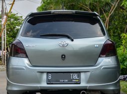 Toyota Yaris E 2011 5