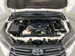 Mobil Toyota Venturer 2017 terbaik di Jawa Barat 6