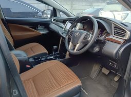 Toyota Kijang Innova V Luxury A/T Gasoline 2