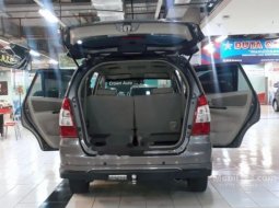 Mobil Toyota Kijang Innova 2014 V Luxury dijual, Jawa Timur 6