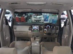 Mobil Toyota Kijang Innova 2014 V Luxury dijual, Jawa Timur 7