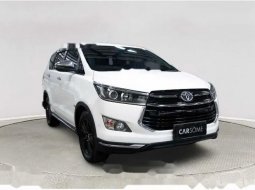 Mobil Toyota Venturer 2020 terbaik di Jawa Barat