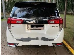 Jual Toyota Venturer 2020 harga murah di DKI Jakarta 6