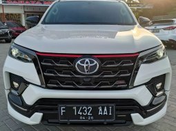 Toyota Fortuner 2.4 TRD AT 2021 Putih