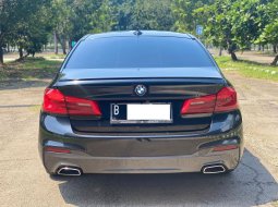 BMW 530i AT Hitam 2020 4