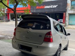 Nissan Grand Livina XV 2011 MPV 7