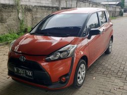 Toyota Sienta E 2017 3