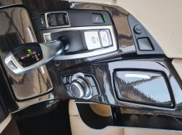 BMW 528i 2.0 Luxury F10 Black On Beige Low KM Jarang Pakai 5