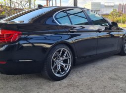 BMW 528i 2.0 Luxury F10 Black On Beige Low KM Jarang Pakai 11
