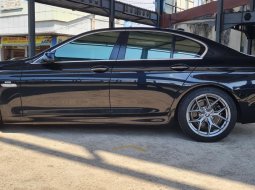 BMW 528i 2.0 Luxury F10 Black On Beige Low KM Jarang Pakai 14