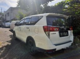 Mobil Toyota Venturer 2017 terbaik di Jawa Timur 2