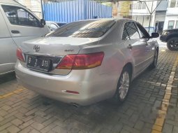 Mobil Toyota Camry 2011 V terbaik di DKI Jakarta 8