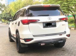 Toyota Fortuner 2.4 VRZ TRD AT 2019 Putih 6