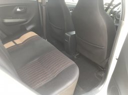 Daihatsu Ayla 1.2L R MT 2018 Putih 9