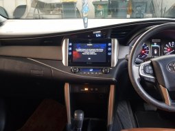 Toyota Innova 2.0 V A/T ( Matic Bensin ) 2017 Hitam Siap Pakai Good Condition 3