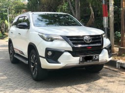 Toyota Fortuner 2.4 VRZ TRD AT 2019 Putih