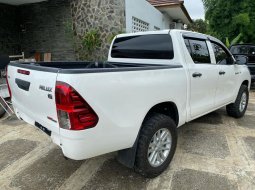 Toyota Hilux E 4x4 MT 2015 5