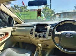 Mobil Toyota Kijang Innova 2014 E dijual, Jawa Barat 10