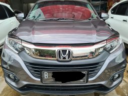 Honda HRV E AT ( Matic ) 2018 Abu2 Tua New Model Km 28rban  Siap Pakai 1