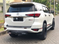 Toyota Fortuner VRZ TRD AT Putih 2019 5