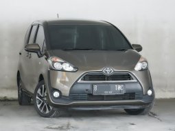 Toyota Sienta V CVT 2017 Coklat Siap Pakai Murah Bergaransi DP 20Juta