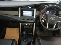 Toyota Kijang Innova V A/T Diesel 2018 5