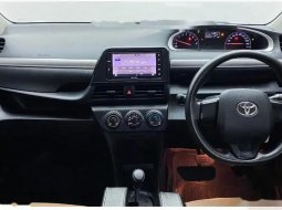 Mobil Toyota Sienta 2016 G dijual, Jawa Barat 1