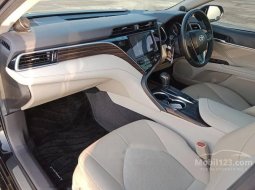 Mobil Toyota Camry 2019 V dijual, DKI Jakarta 9