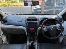 Dijual mobil bekas Daihatsu Xenia R, Jawa Timur  4