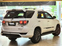 Toyota Fortuner 2.5 VNT TRD AT 2014 Putih 8