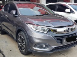 Honda HRV E Facelift A/T ( Matic ) 2018 Abu2 Km ASLI 28rban Mulus Siap Pakai 3