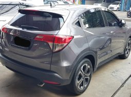 Honda HRV E Facelift A/T ( Matic ) 2018 Abu2 Km ASLI 28rban Mulus Siap Pakai 5